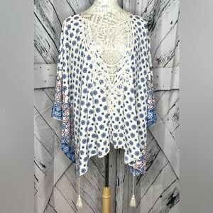 ENTRY floral poncho with tassel trim OS